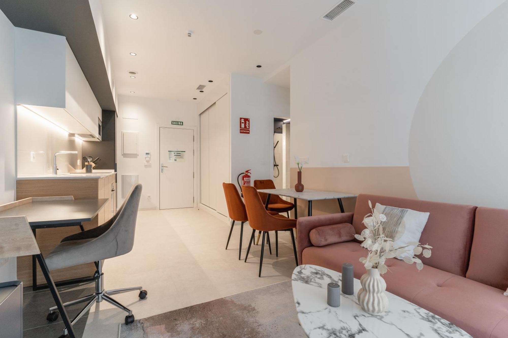Canillas Apartment *